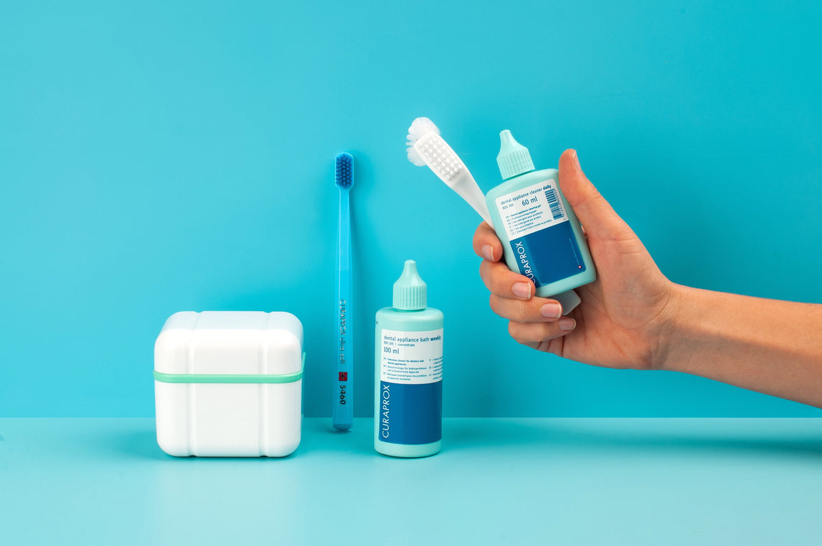 Editorial_BDC_Curaprox Denture Cleaning Set BDC_73320090_003
