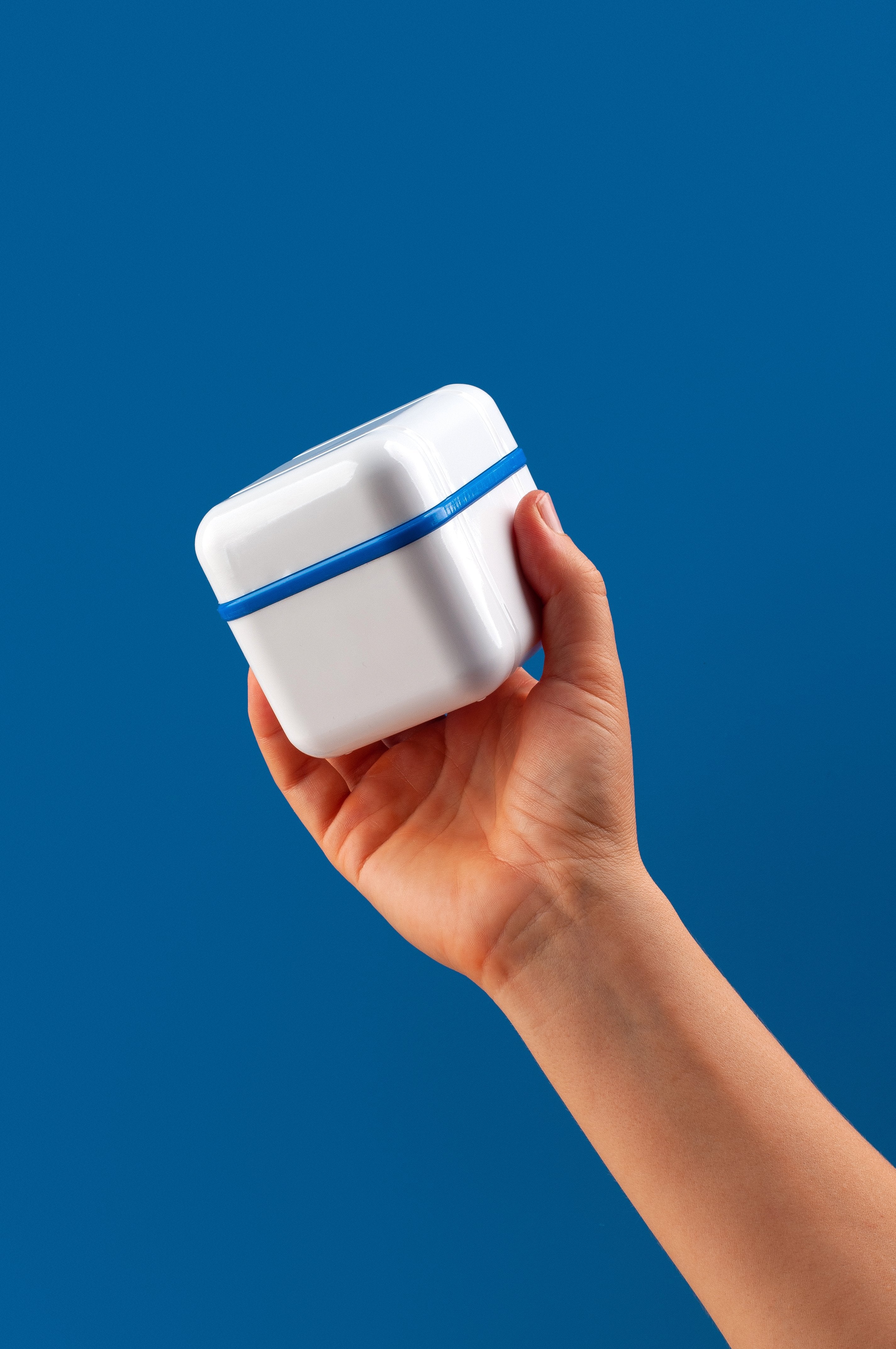Editorial_BDC_Curaprox Cleaning Box for Prosthesis BDC_Blue_73330010_002
