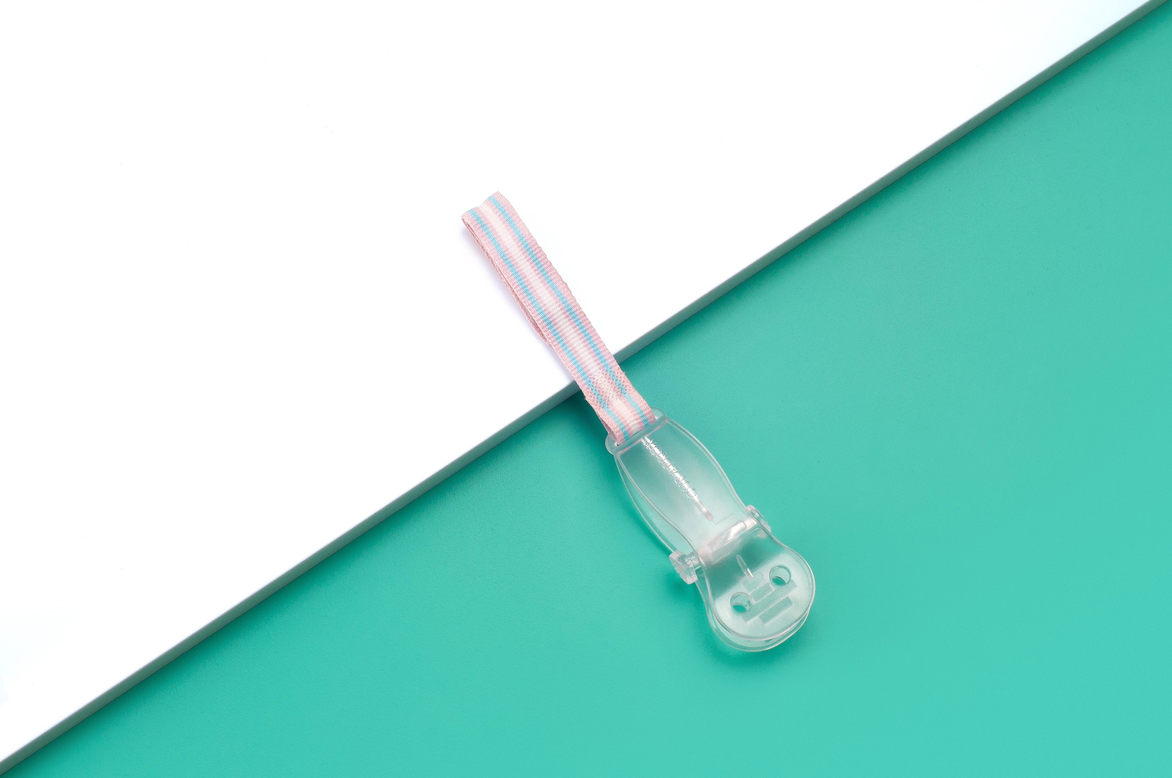 73370433_Editorial_Baby_SootherHolder_BluePink