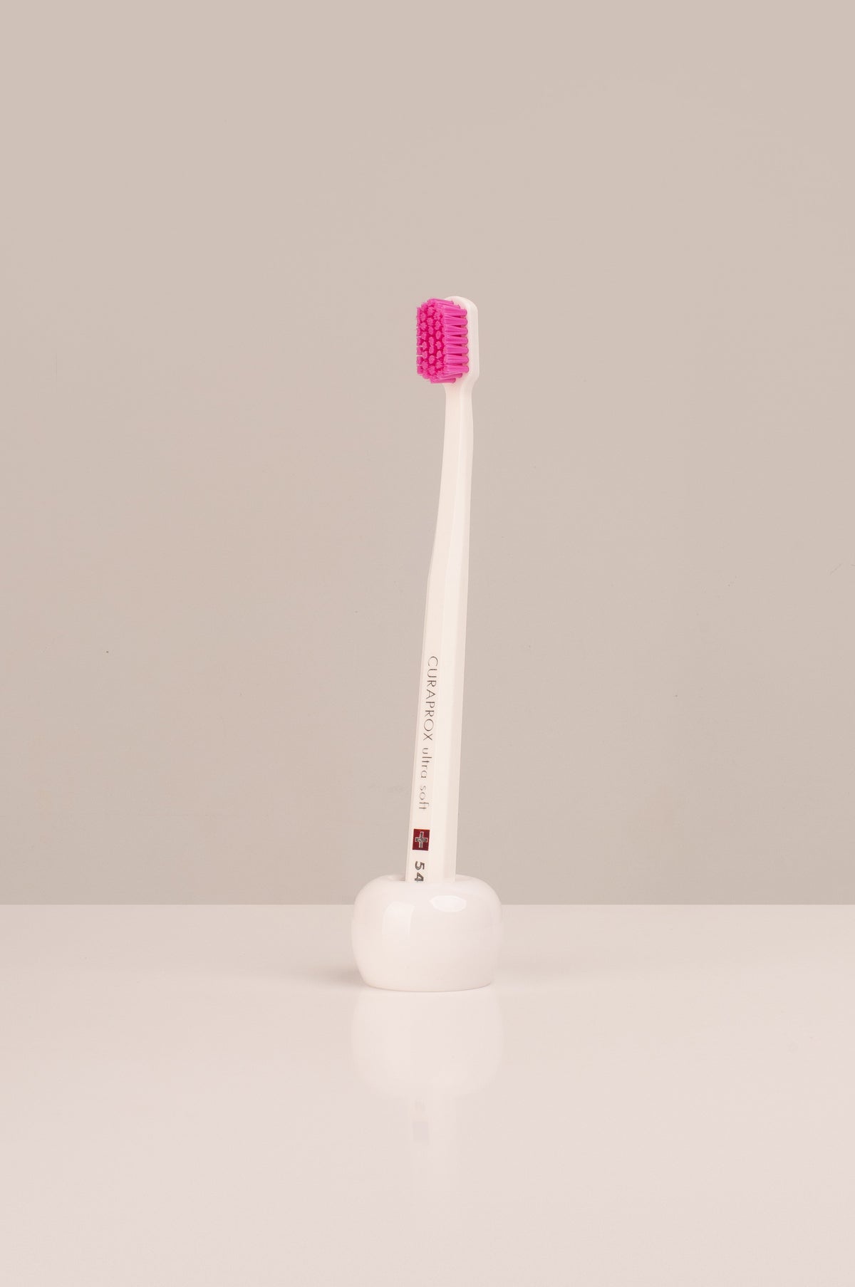 Editorial_Toothbrush_Ceramic Toothbrush Foot_White_73300130_001