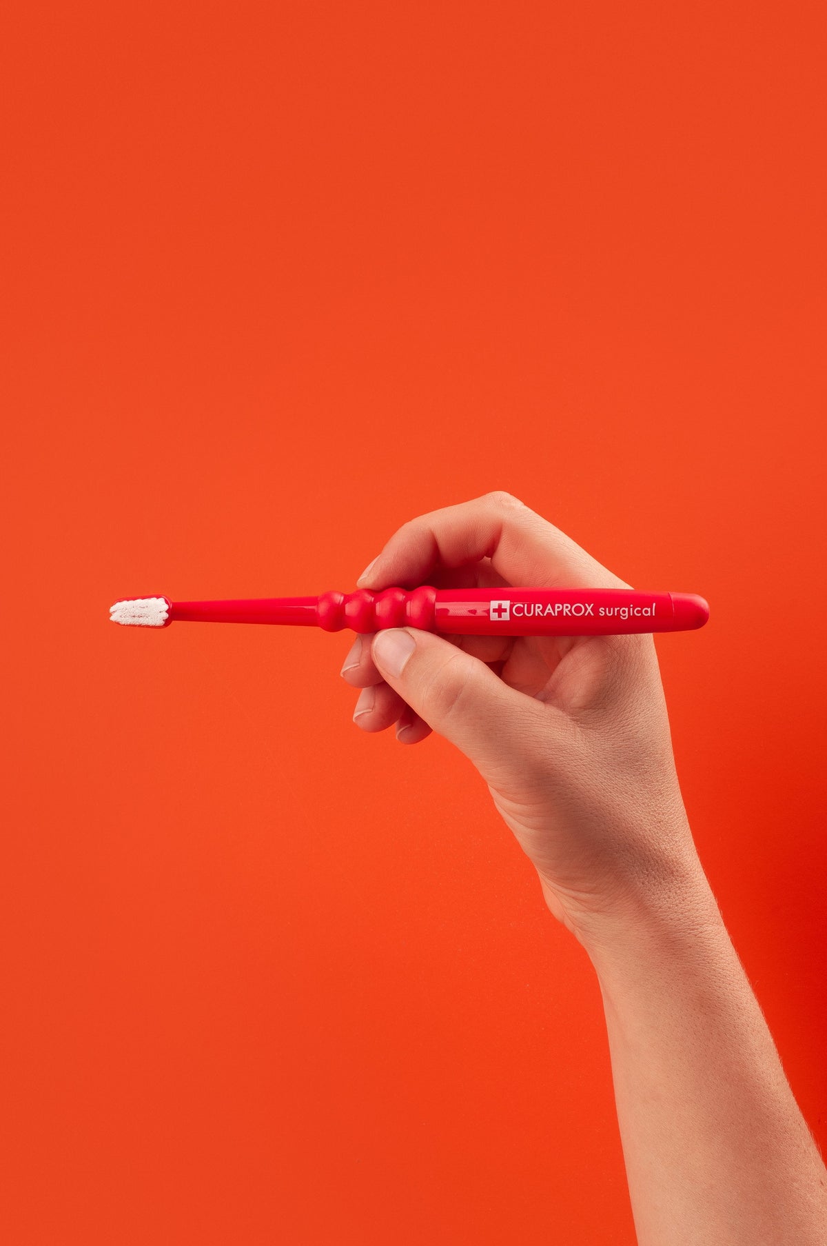 Editorial_Toothbrush_Curaprox Toothbrush CS surgical_73301897_002