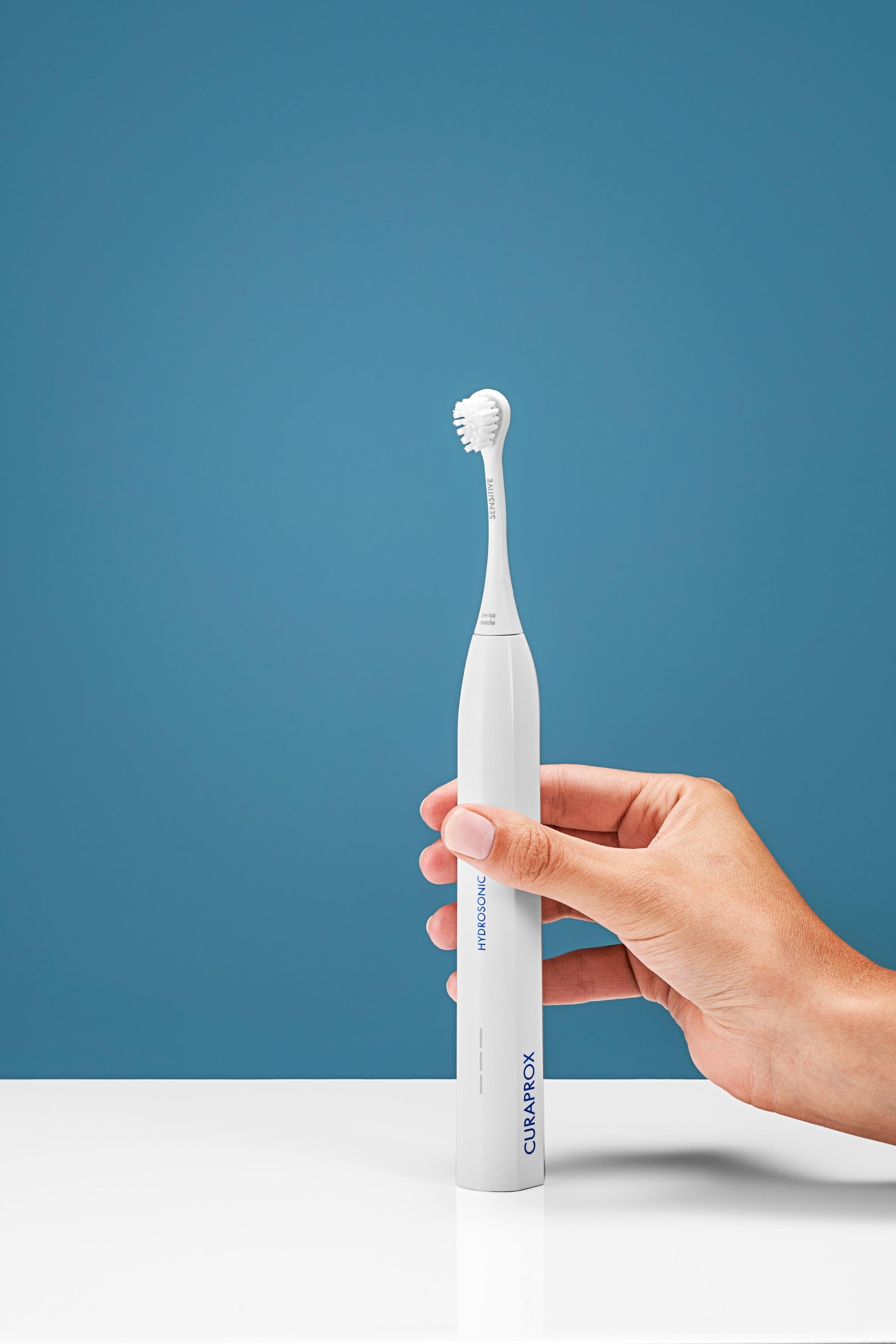 Hydrosonic Easy Toothbrush | Curaprox